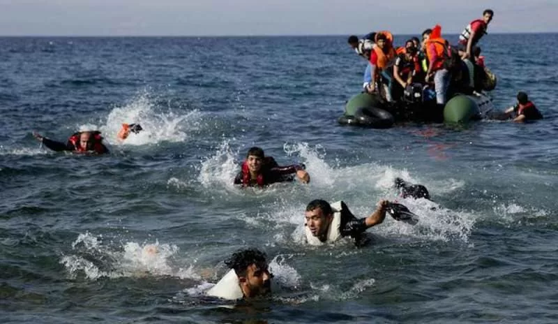 Naufragio di una barca in Grecia: un morto, ma tra i dispersi potrebbero essercene altri