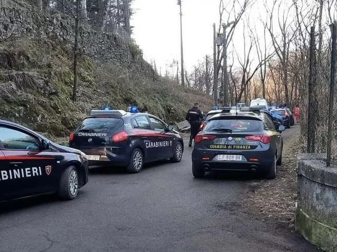 Uccide il figlio di 7 anni, poi tenta l'omicidio della moglie: l'uomo era agli arresti domiciliari