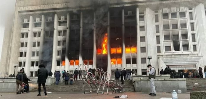 disordini in kazakistan morti tra i manifestanti