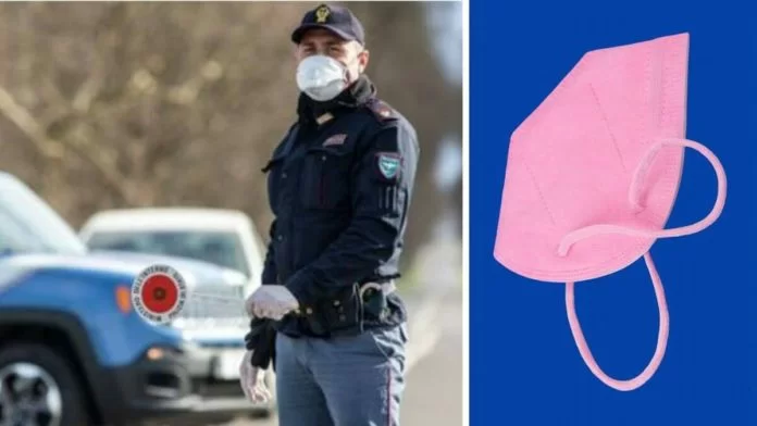 mascherine rosa ai poliziotti