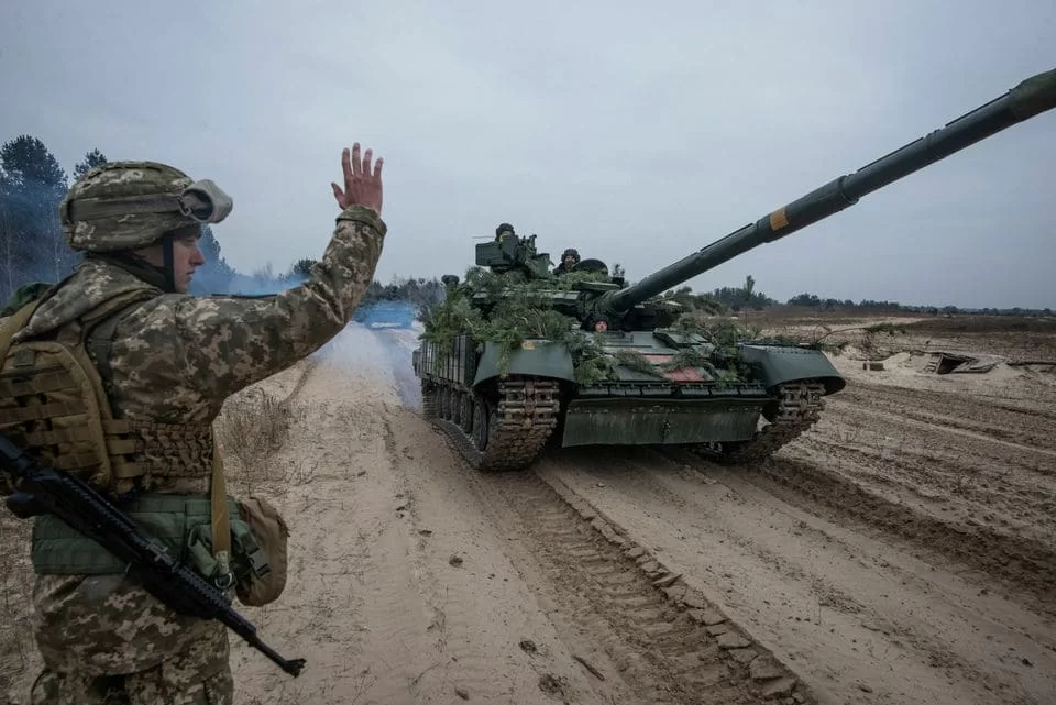 Stato di emergenza: Kiev teme i separatisti e le truppe russe schierate sul fianco orientale