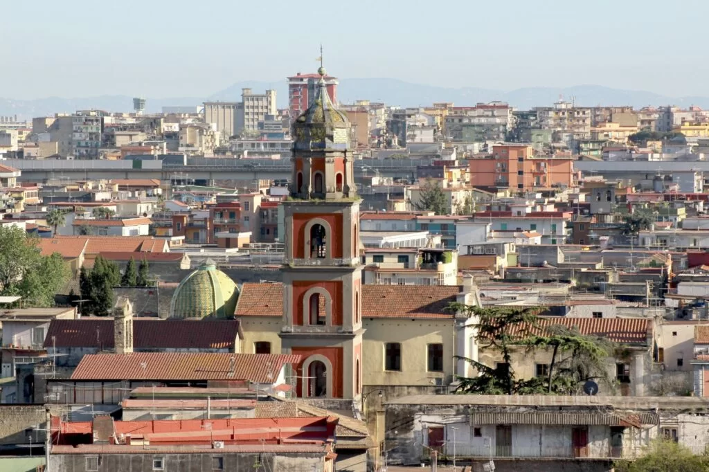 Faida di Camorra ad Arzano: attentati dinamitardi scuotono la zona 