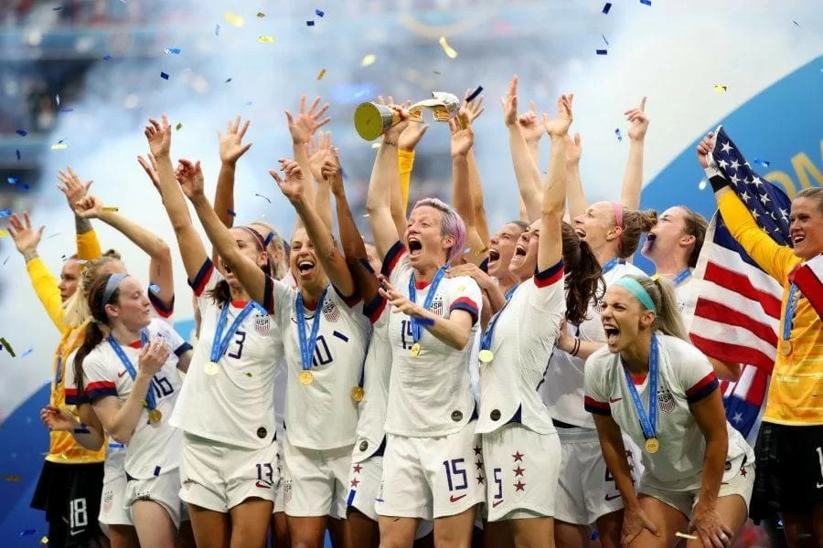 La nazionale di calcio femminile americana vince fuori dal campo: ottenuta retribuzione paritaria con la nazionale maschile