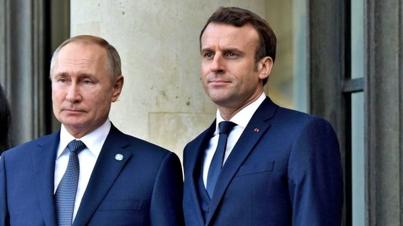 Russi e ucraini_Putin e Macron