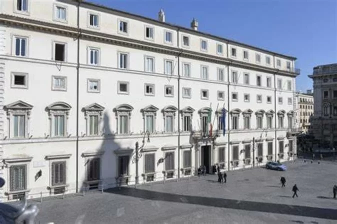 Interviene Palazzo Chigi, Taglio delle accise: stop all'aumento del carburante
