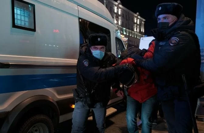 Proteste in Russia: la repressione voluta da Putin sull'opposizione civile 