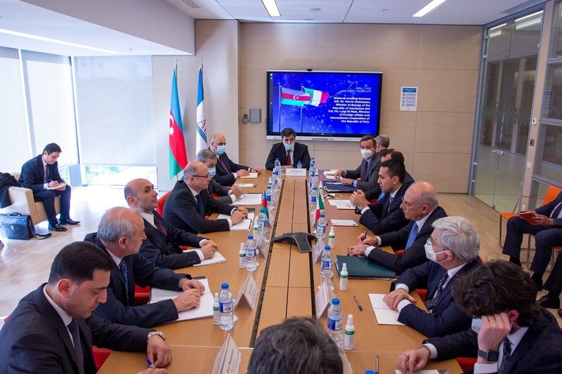 Accordo Italia Azerbaigian per ridurre la dipendenza dal gas russo: 2,5 miliardi di metano in più alle nostre forniture