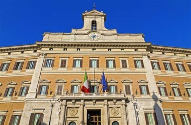 Aumento bollette: cosa prevedono le nuove misure programmate dal Governo