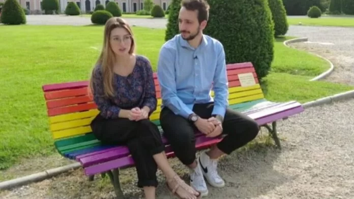 lascia il lavoro_coppia fa video sexy_