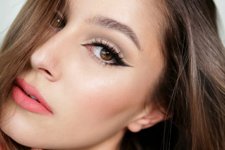 Come truccare gli occhi marroni: 5 consigli per realizzare il make-up perfetto