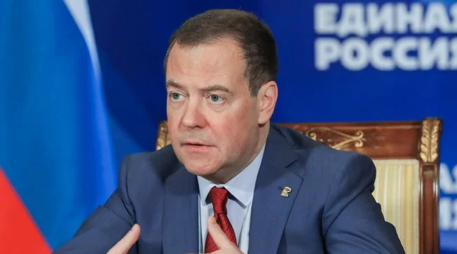 Medvedev: "Sanzioni illegali, violazioni inventate dall'Occidente"