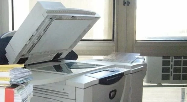 Vicenza, un milione di euro nella fotocopiatrice al macero: "Erano i risparmi di una vita"