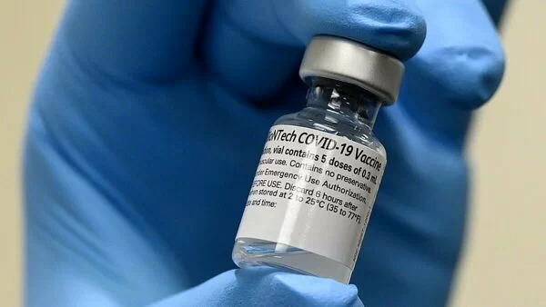 Quarta dose di vaccino per over-60: quando verrà somministrata