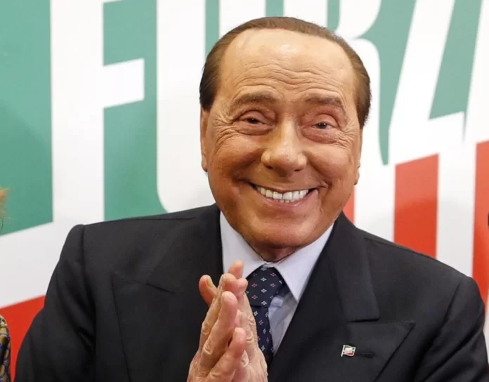 Berlusconi si candida