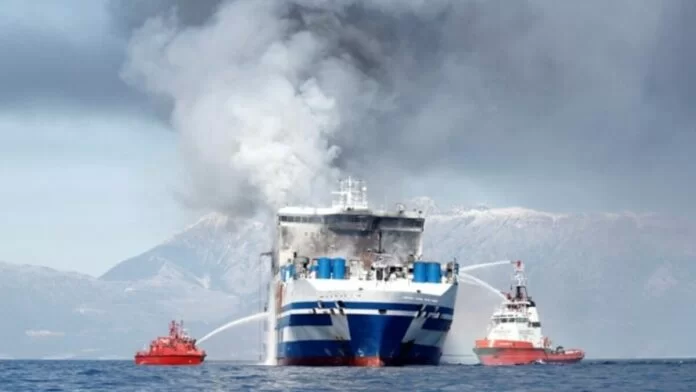 Svezia: incendio su un traghetto con 300 persone