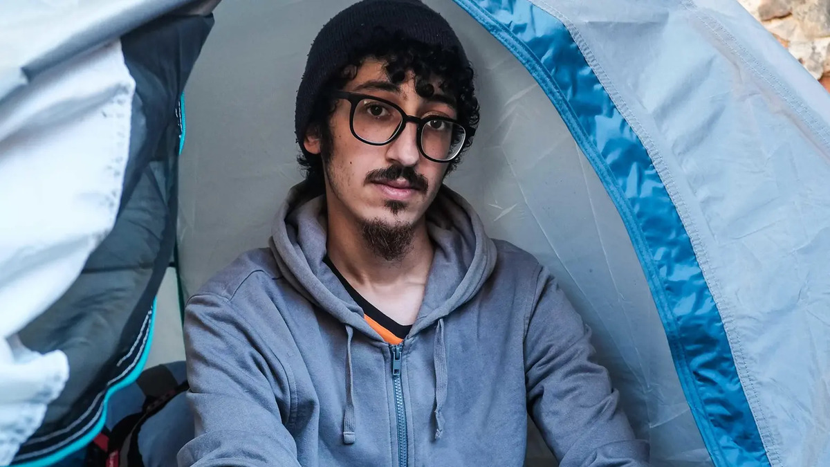 Rider guadagna 350 euro al mese e dorme in tenda: "Commosso dalla solidarietà, ricevo proposte di lavoro" 4 Rider guadagna 350 euro al mese e dorme in tenda: "Commosso dalla solidarietà, ricevo proposte di lavoro" 3