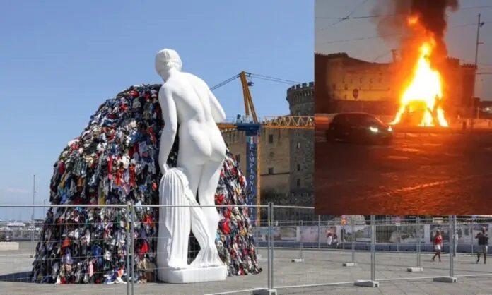 In fiamme Venere degli stracci di Pistoletto