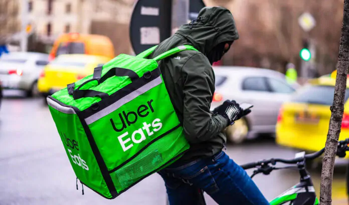 Il Tribunale costringe Uber Eats a richiamare 4mila rider