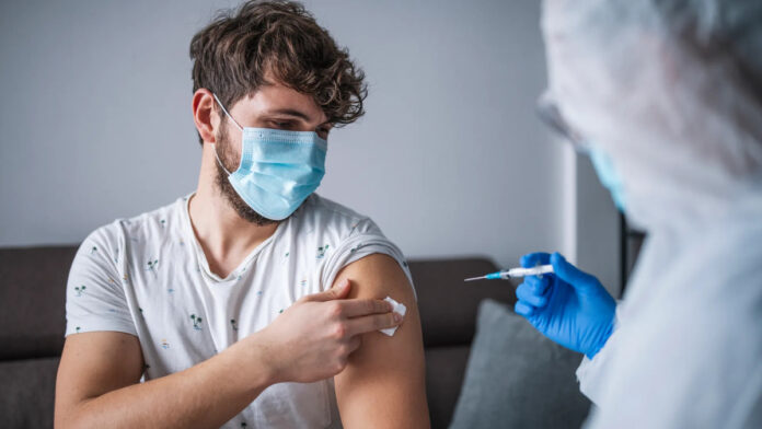 Vaccino anti-Covid, le morti tra i giovani sono aumentate?