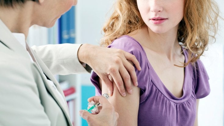 Vaccino anti-Covid, le morti tra i giovani sono aumentate?