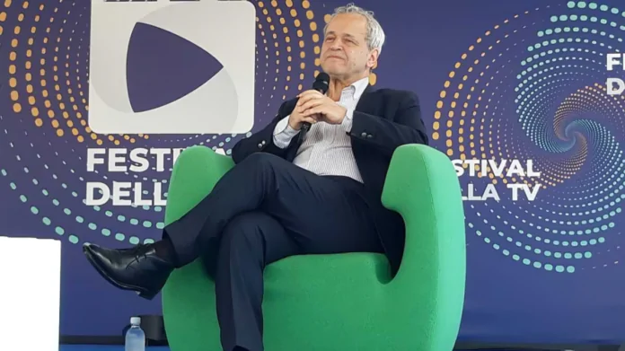 enrico mentana al festival della tv a Dogliani