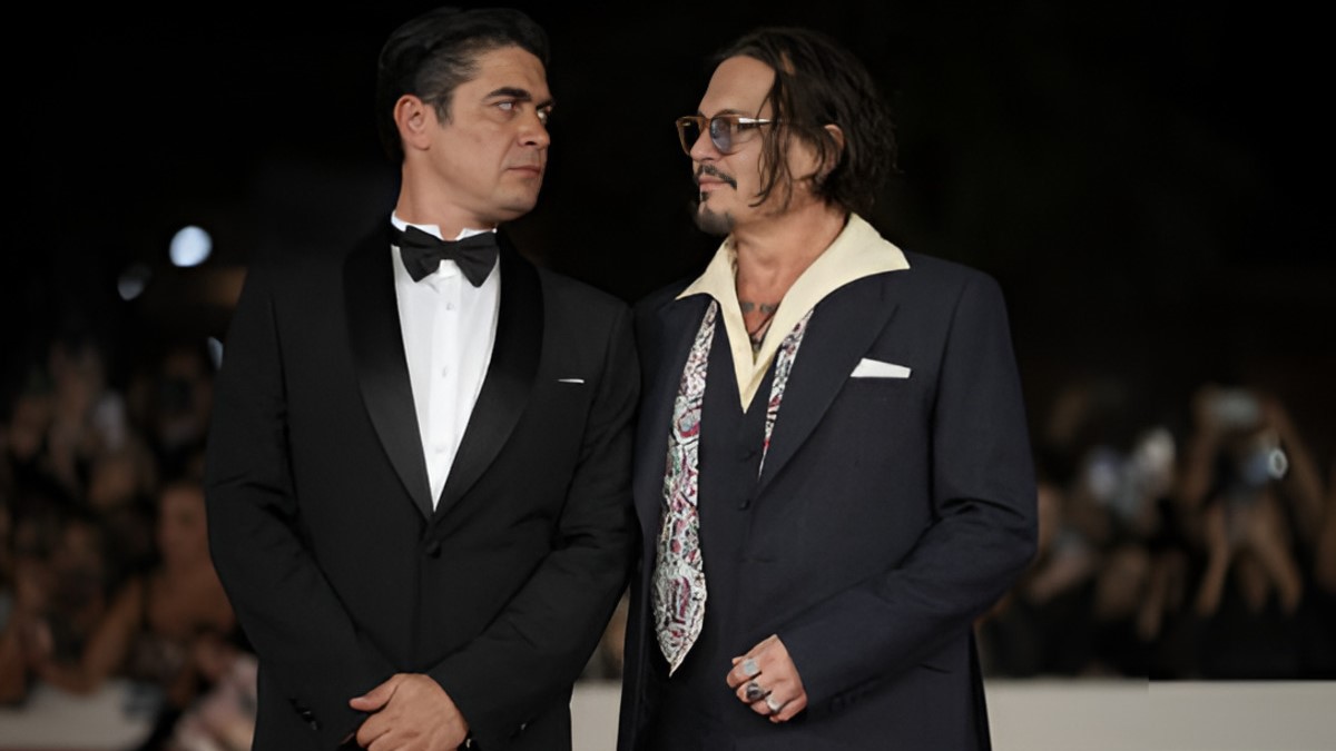 Riccardo Scamarcio: il film con Johnny Depp e l'amore con Benedetta Porcaroli 3 Riccardo Scamarcio e Johnny Depp