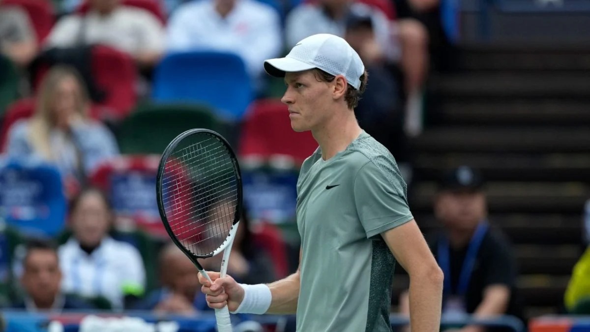 Sinner trionfa a Shangai e si conferma campione del mondo: lo sarà anche nel 2025? 4 Sinner trionfa a Shangai e si conferma campione del mondo: lo sarà anche nel 2025? 3