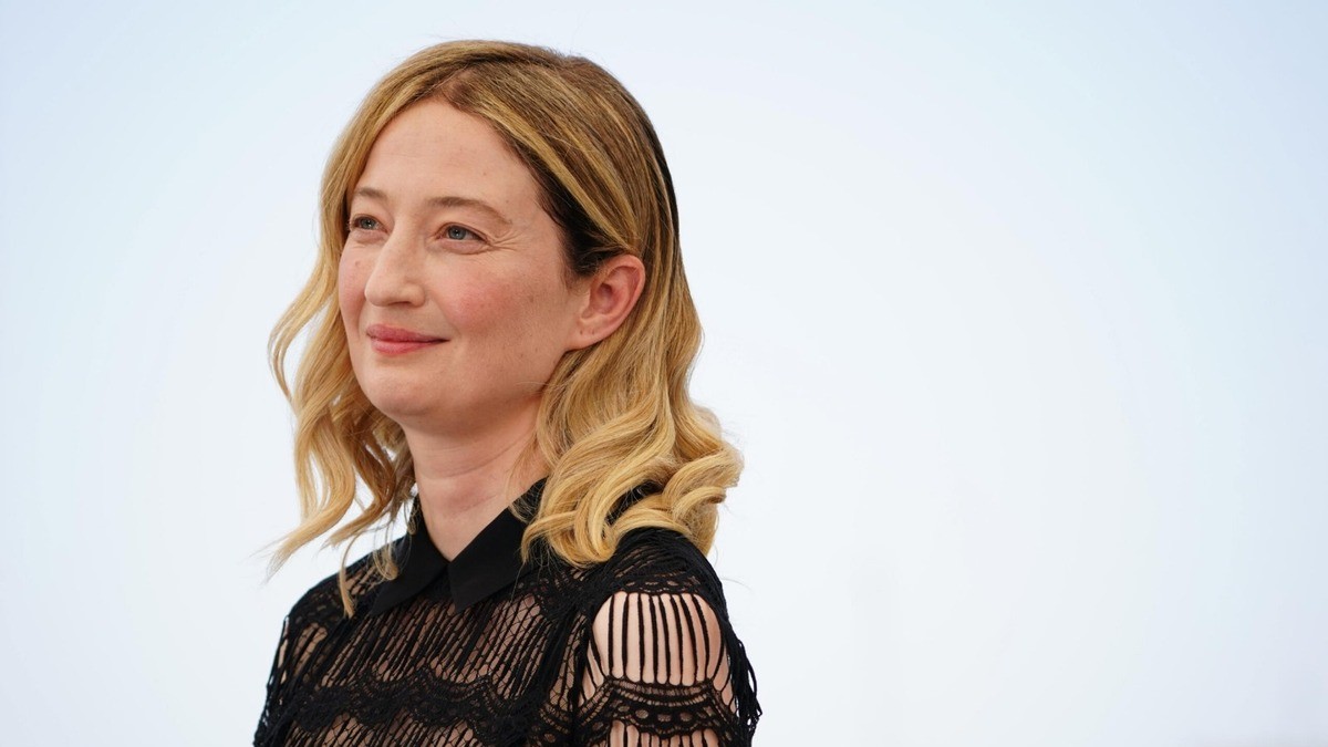 L'amica geniale torna con l'ultima imperdibile stagione. Cosa succederà a Lila e Lenù? 5