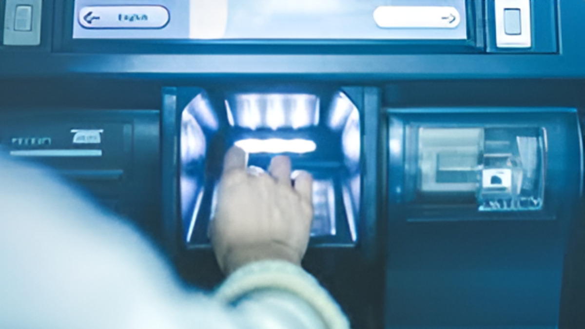 Bancomat, addio ai tradizionali Atm, in futuro preleveremo con lo smartphone 4 Bancomat, addio ai tradizionali Atm, in futuro preleveremo con lo smartphone 3