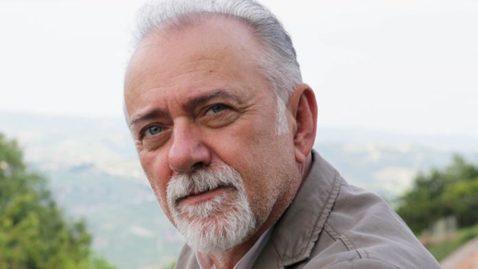 Foto d'archivio del celebre Giorgio Faletti.