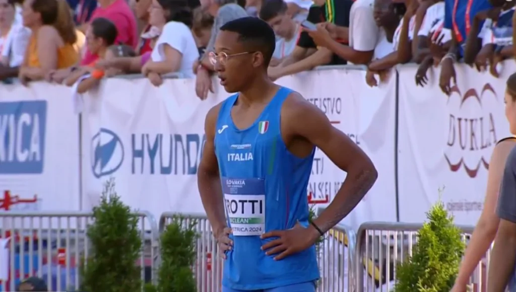 Francesco Crotti conquista l’oro nel salto triplo.