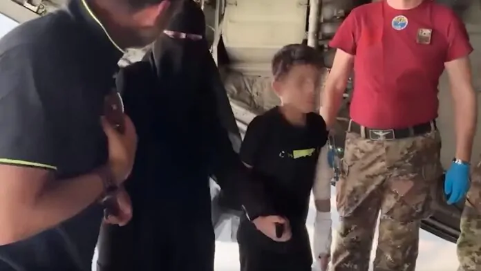 adam torna a scuola