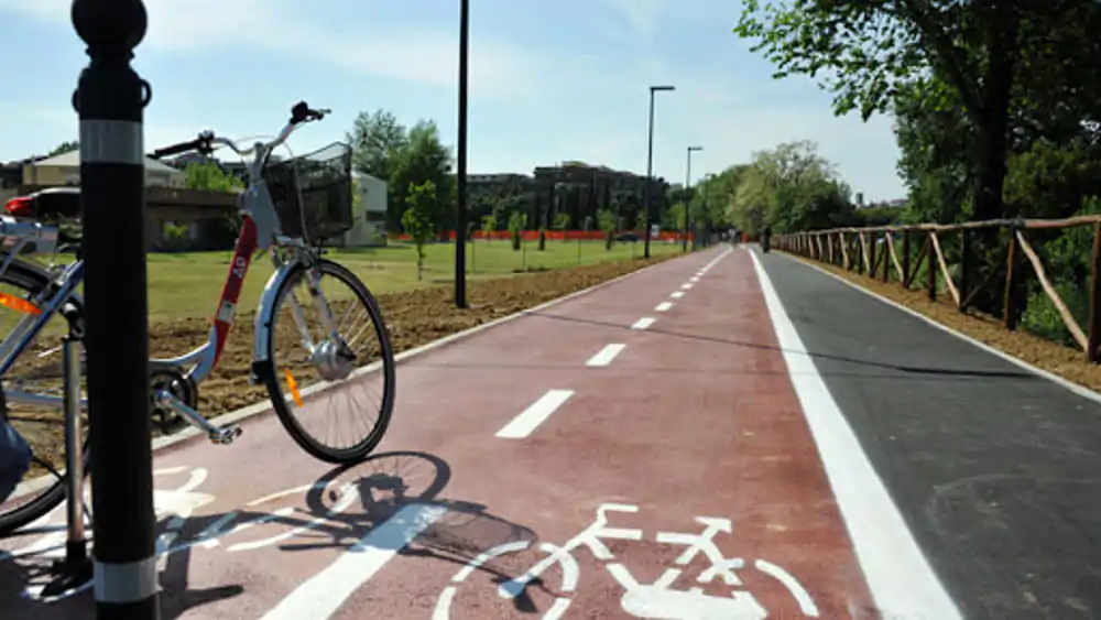 Nuove piste ciclabili in arrivo nei quartieri.