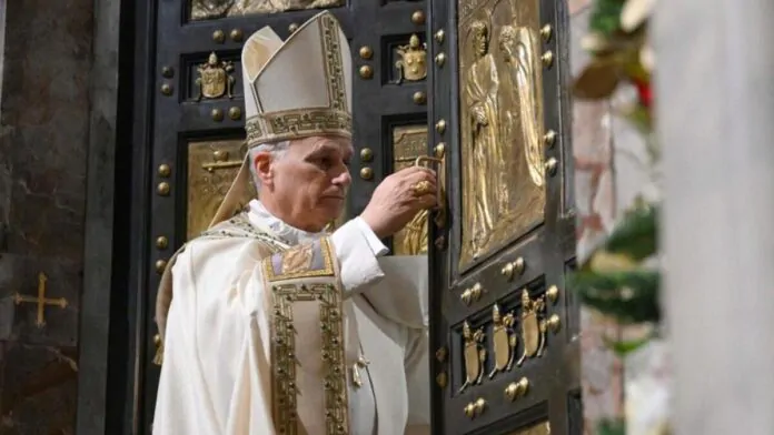 papa leone chiude la porta santa